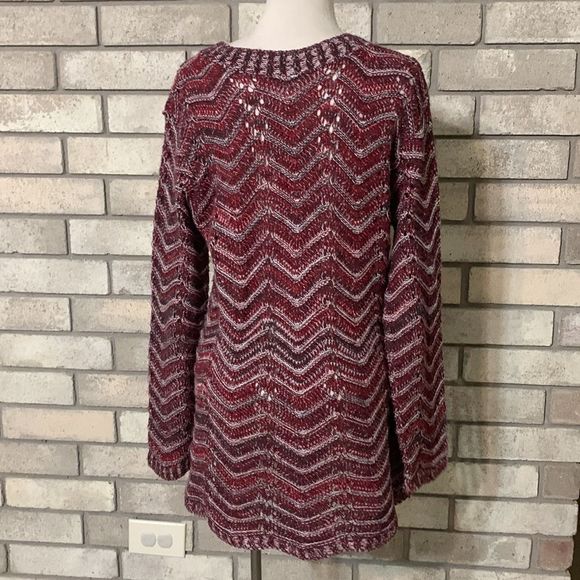 Striped V Neck Maternity sweater - Picture 3 of 9